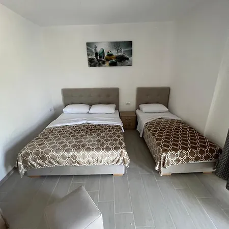 Adi's * Saranda