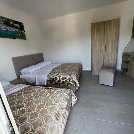 Adi's 아파트 Sarandë