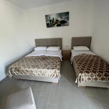 Adi's 아파트 Sarandë