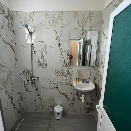 Appartement Adi's *